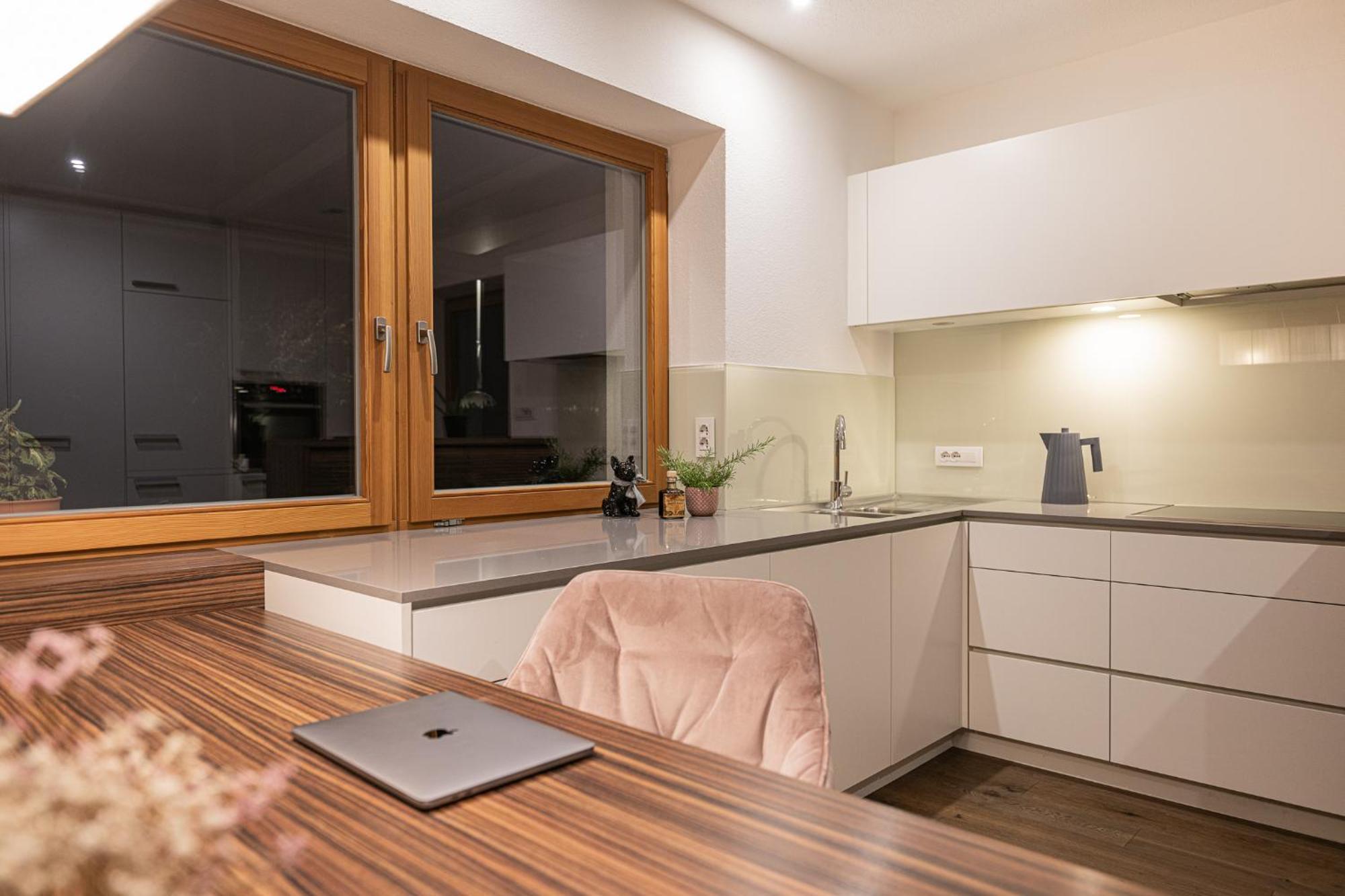 Myloisl Apartments لوتاغو المظهر الخارجي الصورة